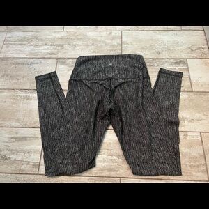 Lululemon wunder under hi rise pants size 6/8 vguc